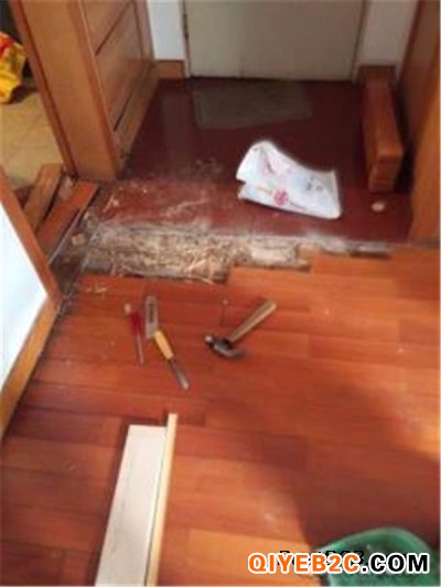 苏州园区专业地板维修地板安装地板泡水起鼓变形维修