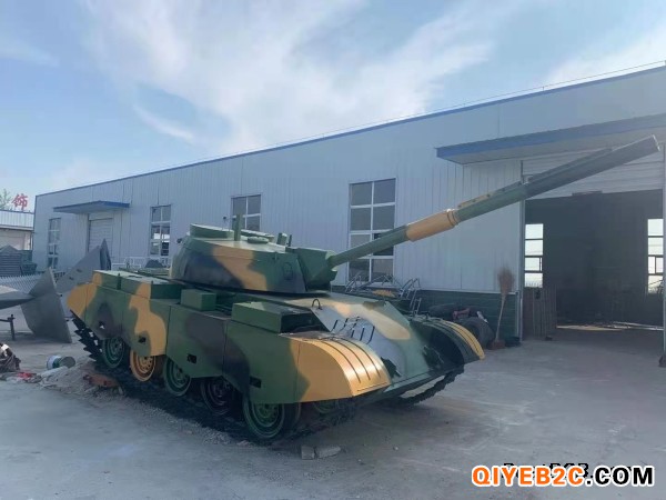 军事开动坦克生产制作定制军事模型租赁
